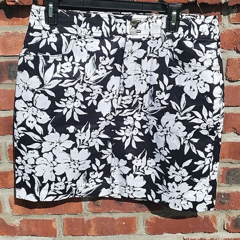 Chaps black and white floral skirt